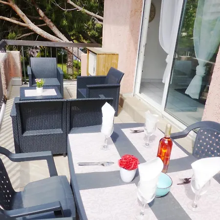 T2 Echap'belle Mousquetaire - Terrasse Clim Wifi - 100m De La - Capitalchic Services * Frejus
